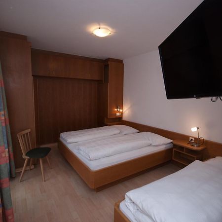 Garni Hofer Aparthotel Sexten Exteriör bild