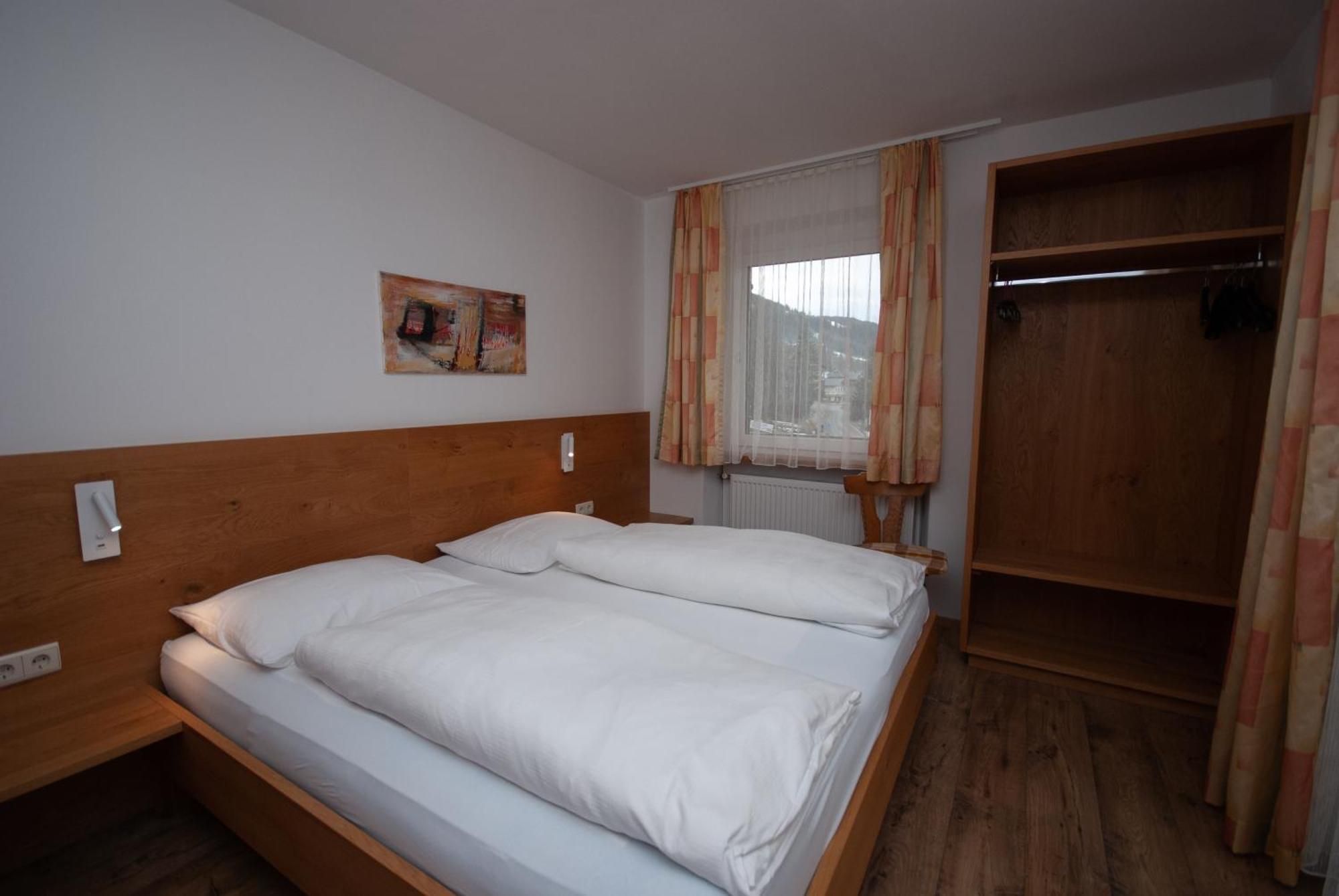 Garni Hofer Aparthotel Sexten Exteriör bild