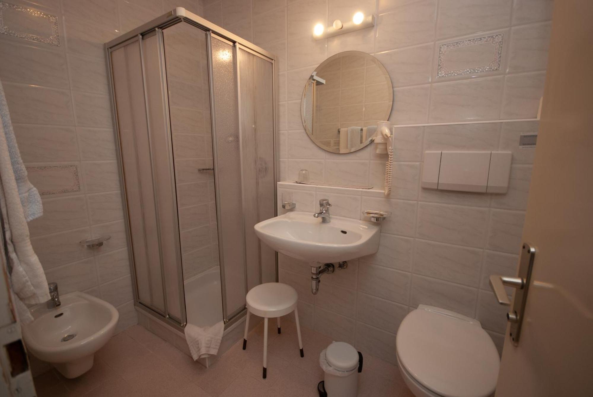 Garni Hofer Aparthotel Sexten Exteriör bild