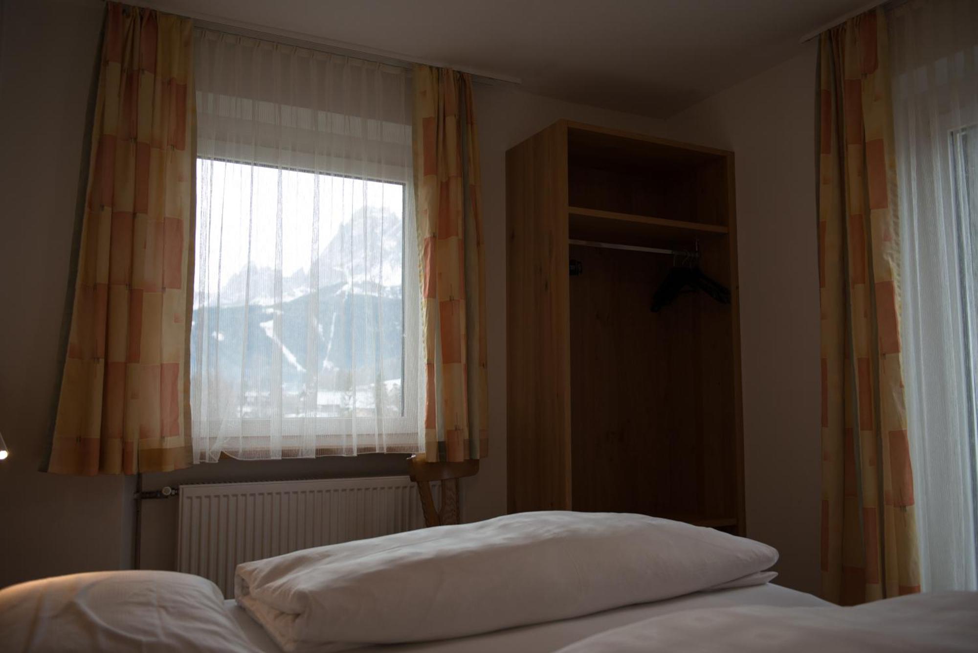 Garni Hofer Aparthotel Sexten Exteriör bild