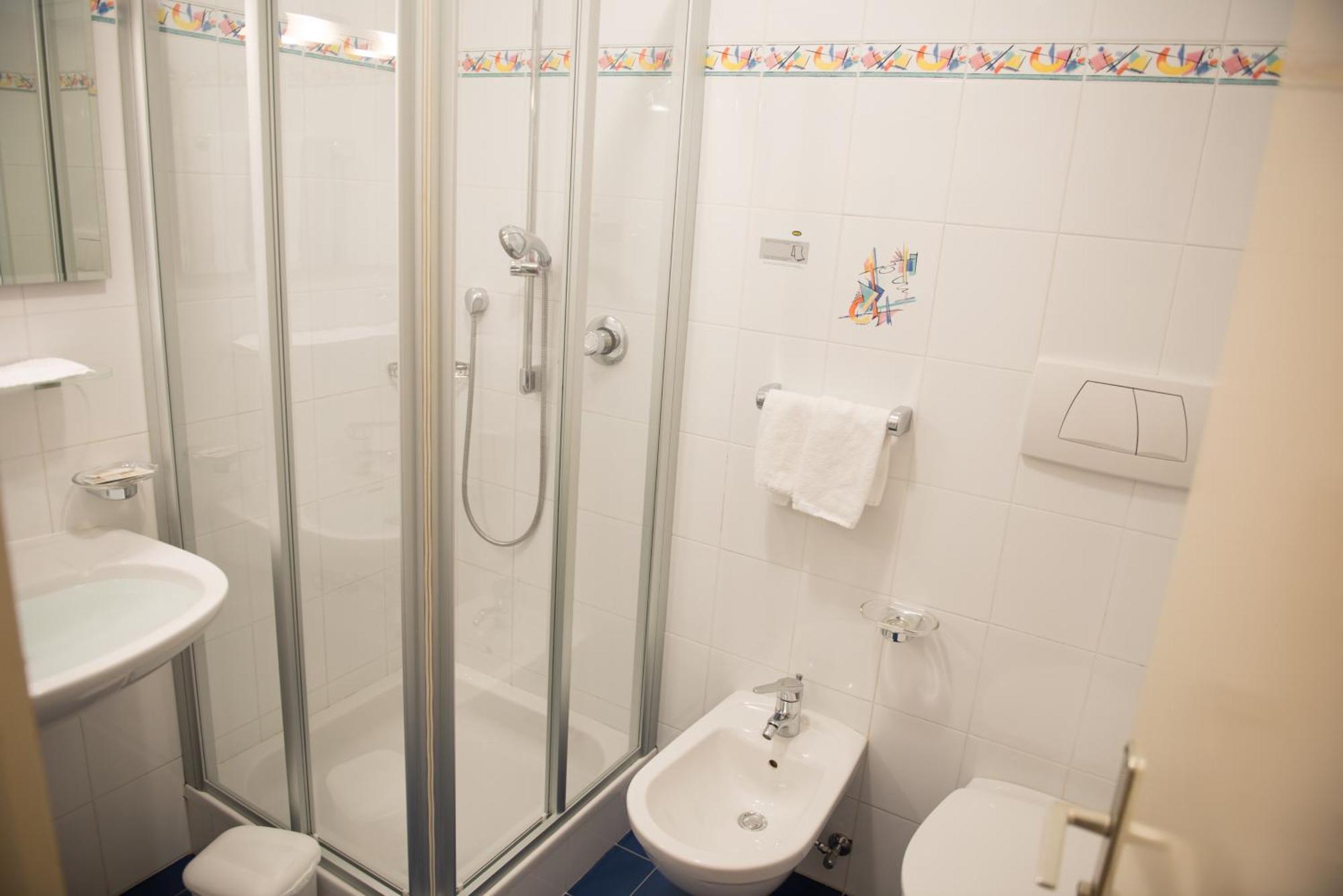 Garni Hofer Aparthotel Sexten Exteriör bild