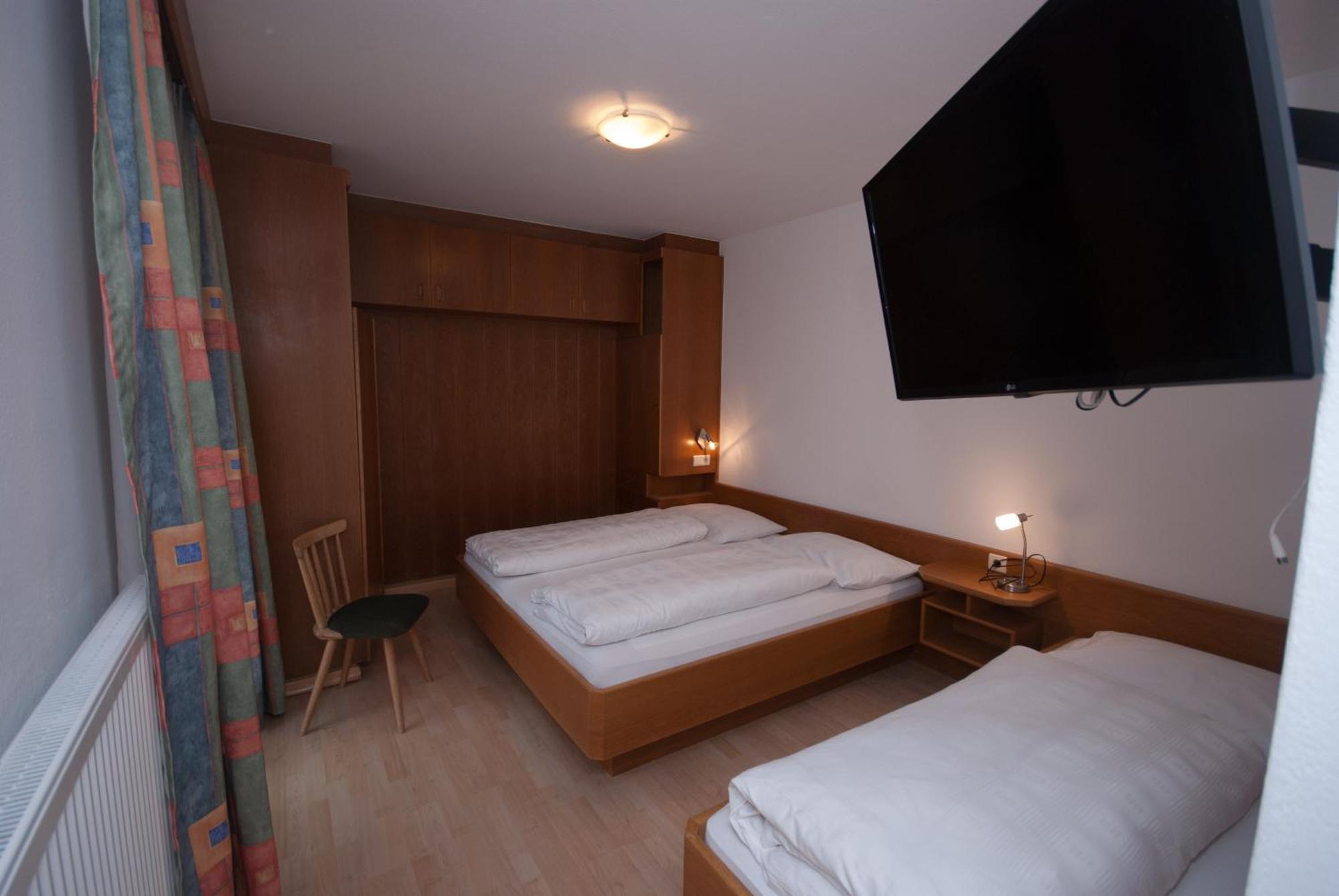 Garni Hofer Aparthotel Sexten Exteriör bild