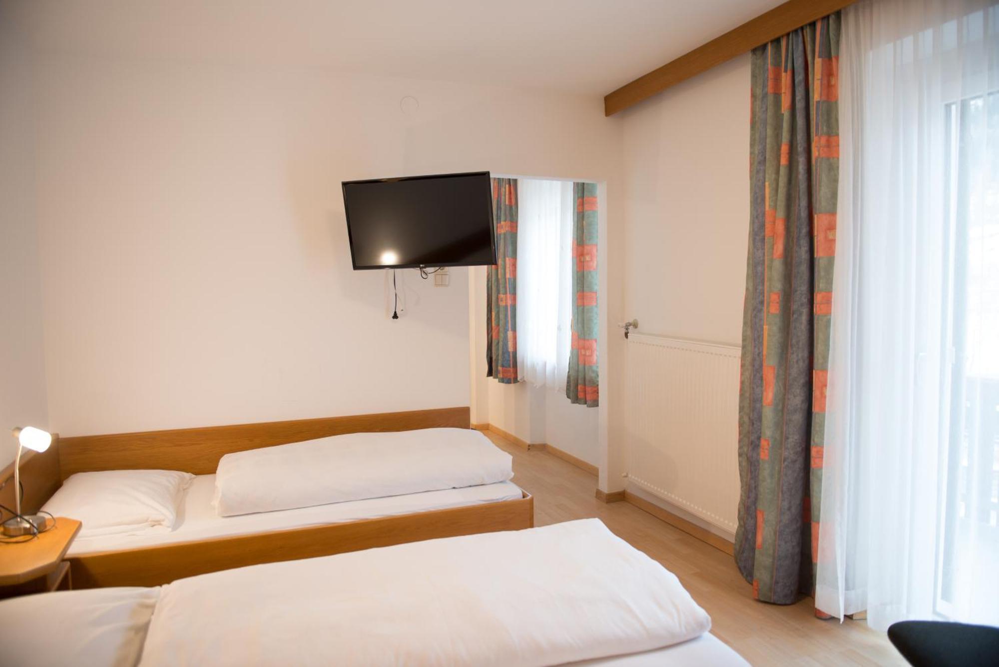 Garni Hofer Aparthotel Sexten Exteriör bild