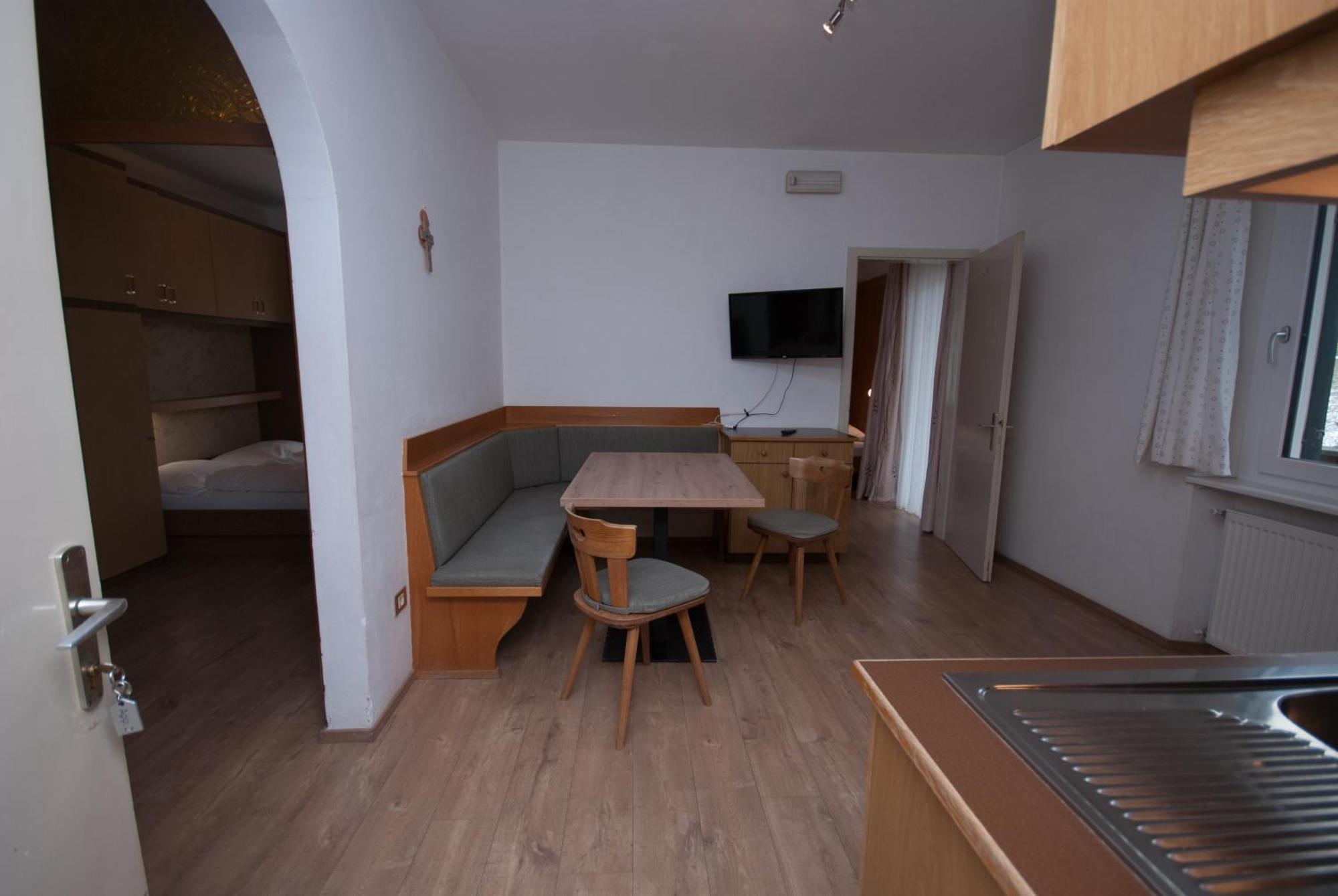 Garni Hofer Aparthotel Sexten Exteriör bild