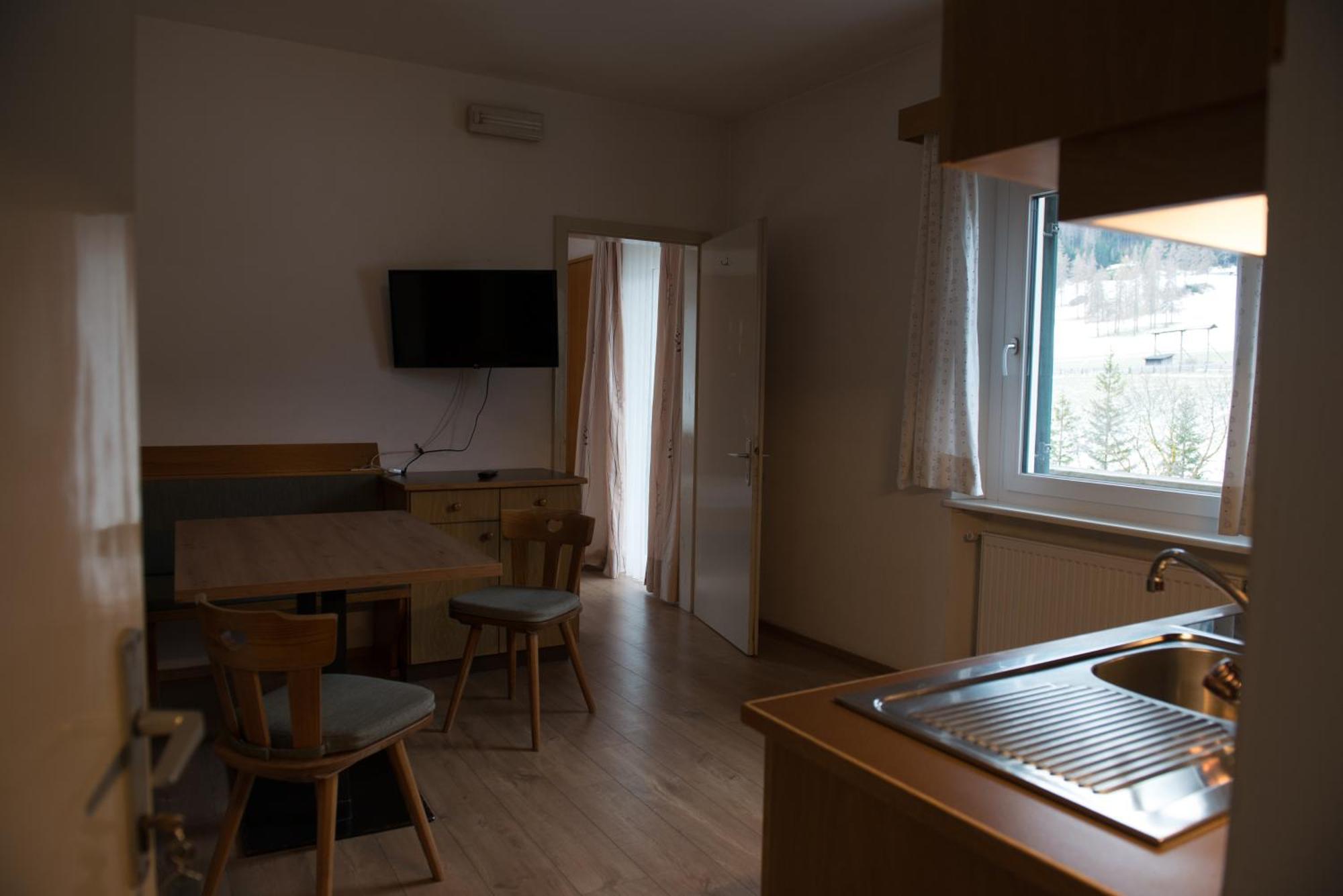 Garni Hofer Aparthotel Sexten Exteriör bild