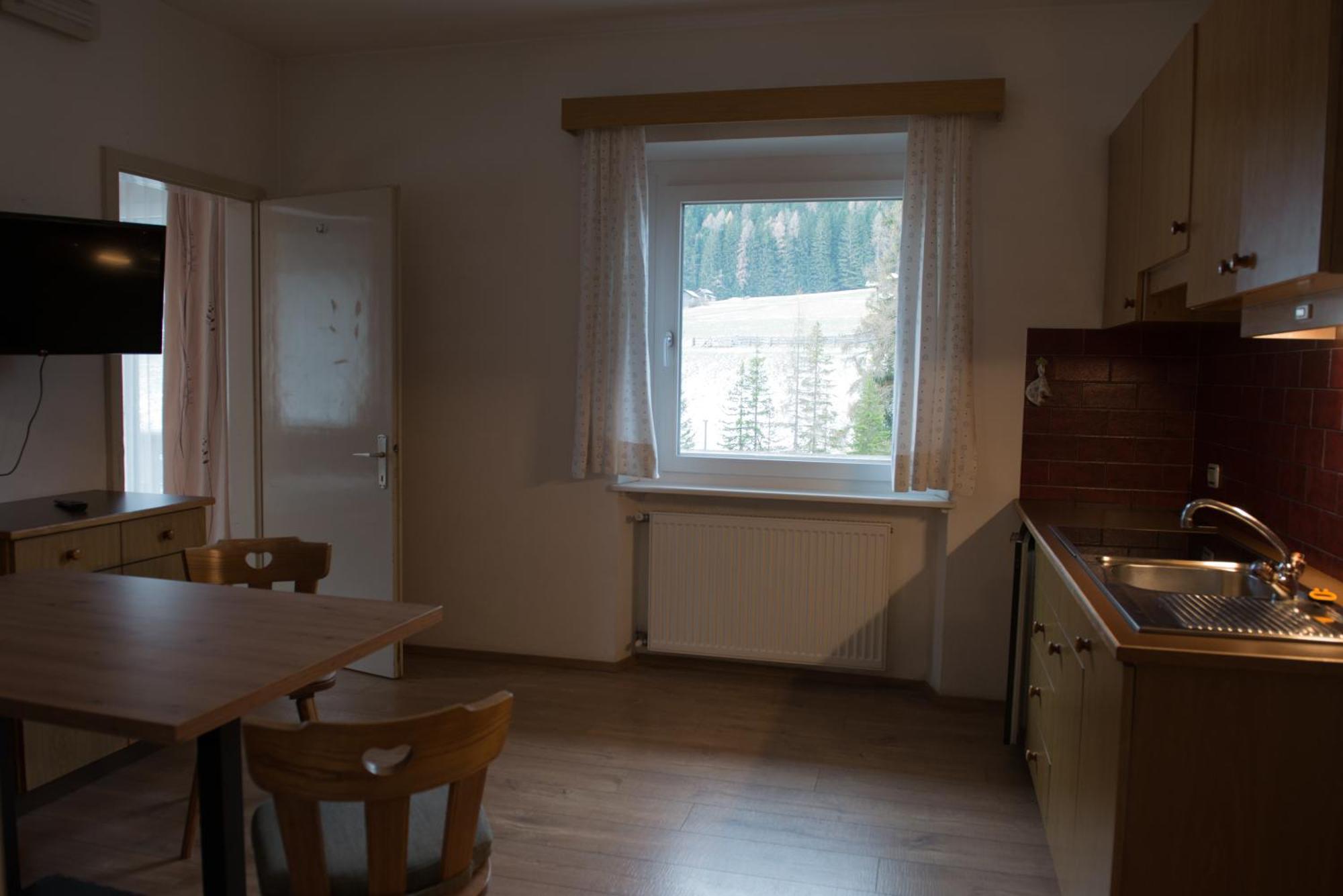 Garni Hofer Aparthotel Sexten Exteriör bild