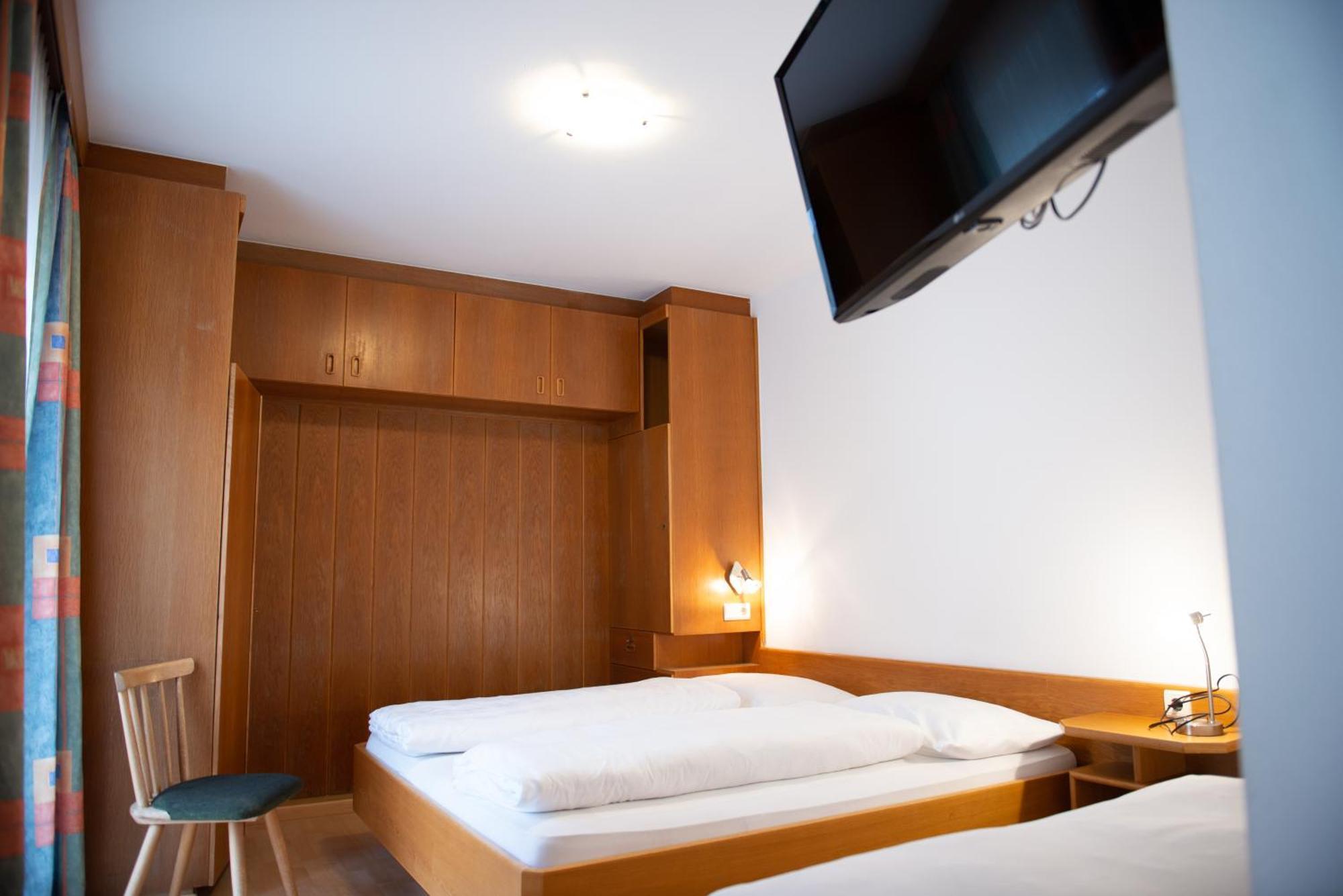 Garni Hofer Aparthotel Sexten Exteriör bild